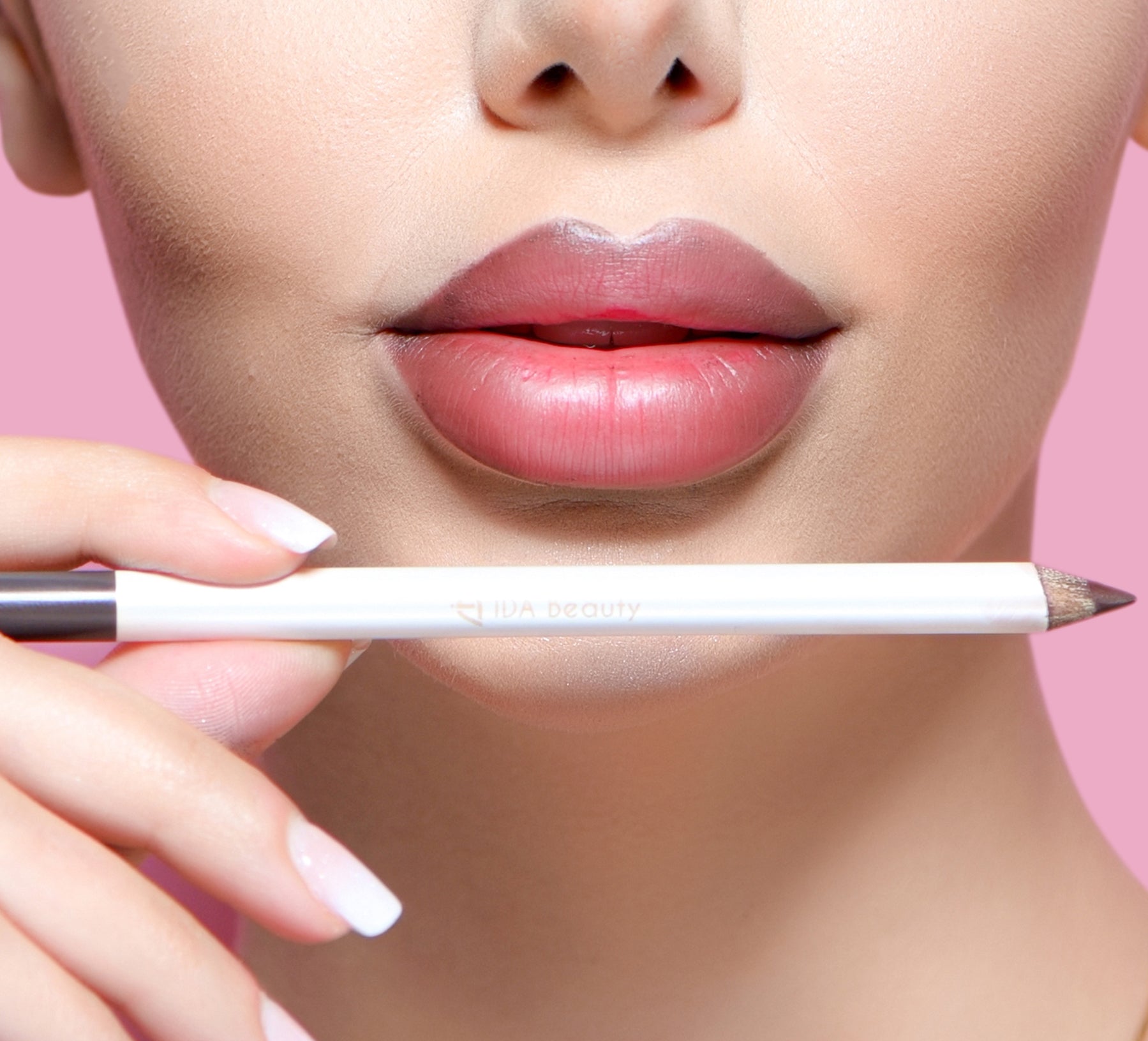 Sharp, Precise Tip for Seamless Application. 2 in 1 Lip Outliner and Fill