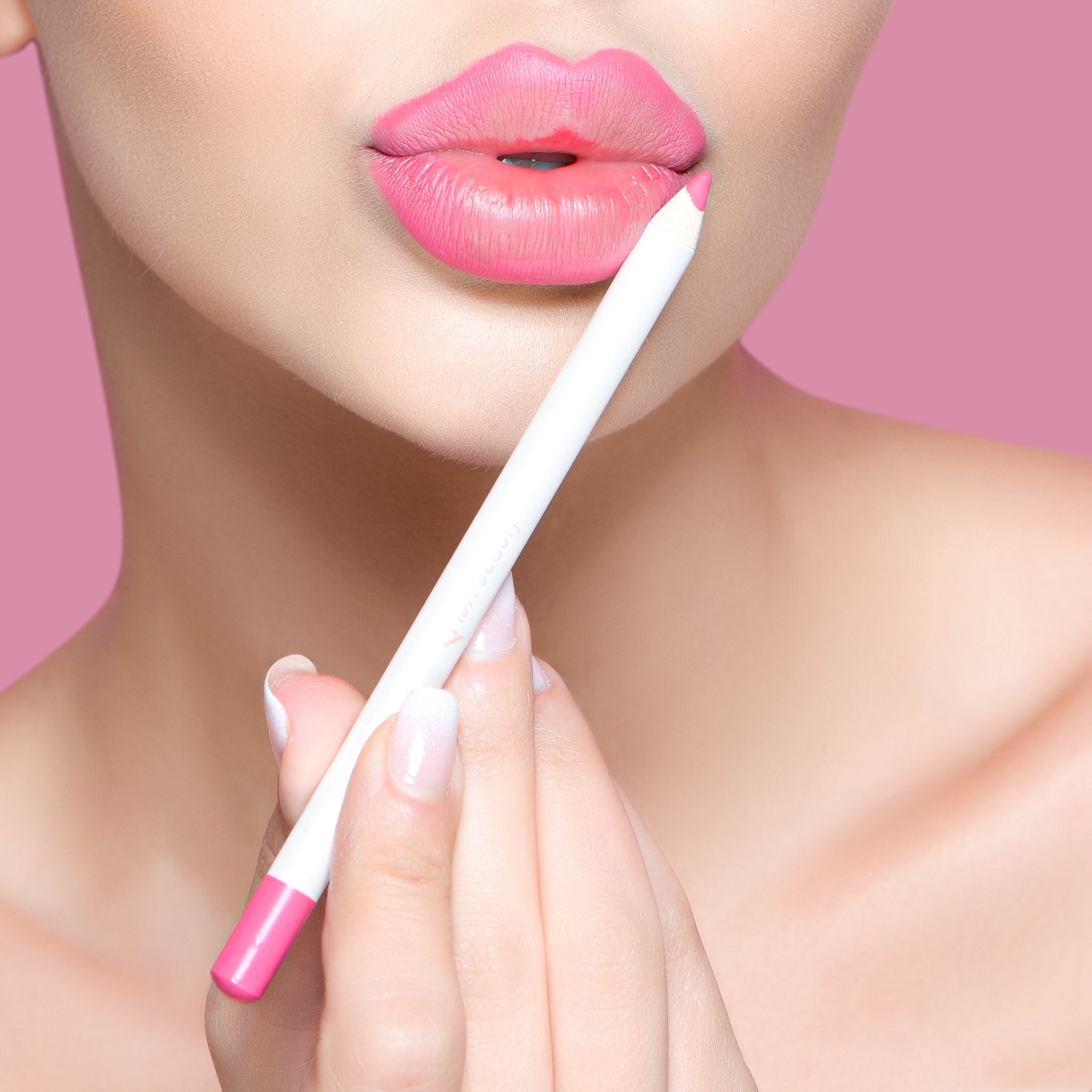 Edge & Enrich Creamy Lip Liner L10. Sharp, Precise Tip for Seamless Application